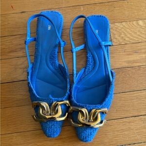 Zara Blue Tweed Women’s Slingback Flats with Gold Chain Accent. Size 9